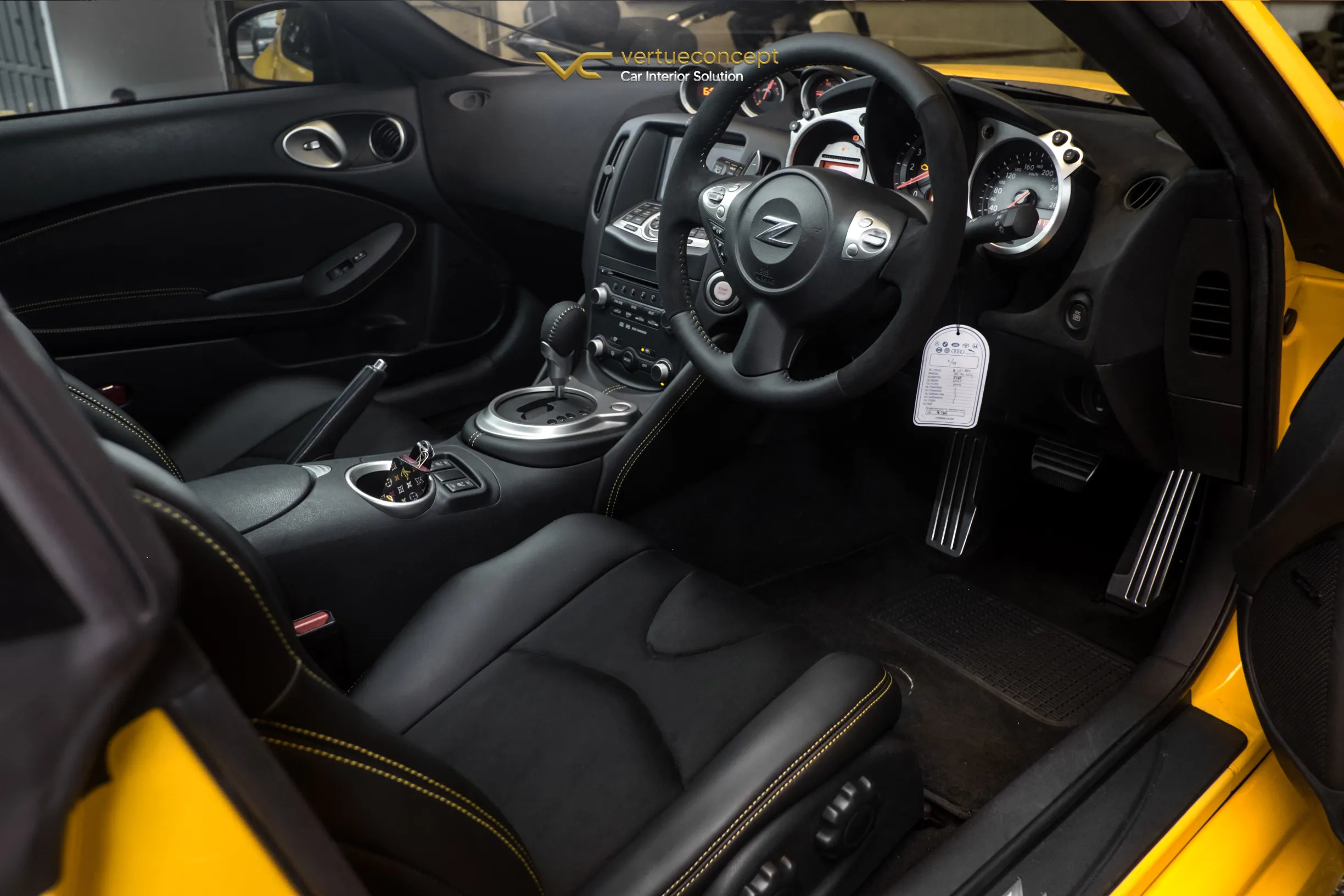Nissan Fairlady interior by Vertue Concept
